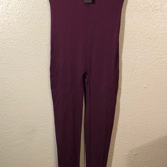 FASHION NOVA - Amari Snatched Jumpsuit Plum Color Size L. N.W.T. $ 20.00 - Picture 6 of 7
